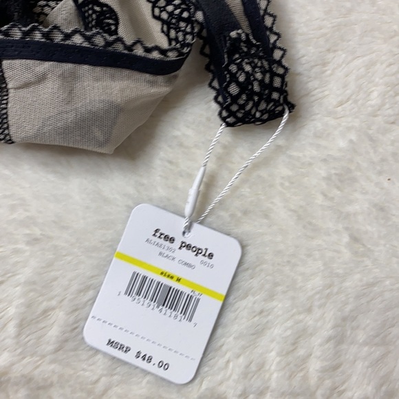 Free People Alia Black & Cream Bralette Medium NWT - Picture 8 of 10
